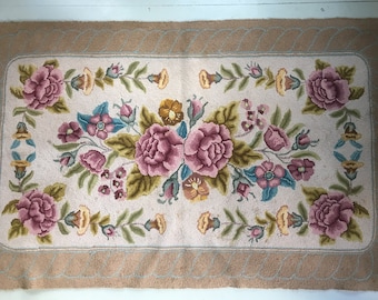 Beautiful Vintage Wool Handmade Hooked Rug