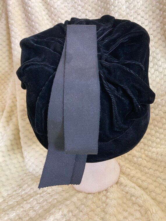 Ladies Black Velvet Vintage Hat - image 2