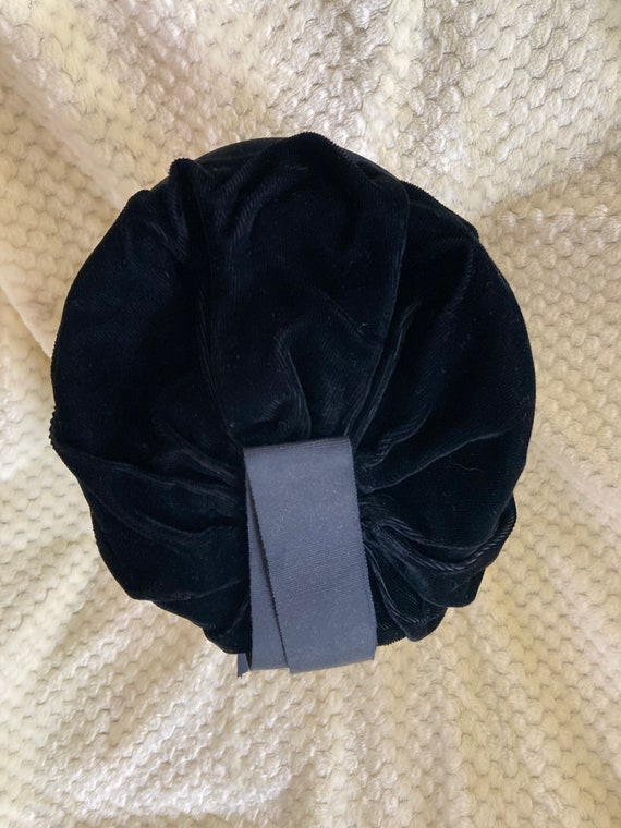 Ladies Black Velvet Vintage Hat - image 3