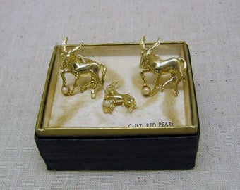 1960s Gold Plated Donkey Cufflinks and Tie Tac Set, Gift for the Democrat