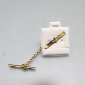 Vintage Golden Snow Ski Tie Tack - Lapel Pin