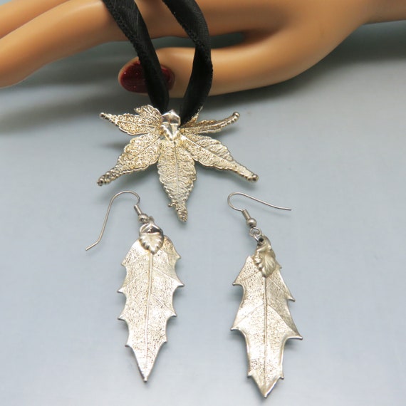 Vintage Sterling Electroplated Leaf Necklace and … - image 3