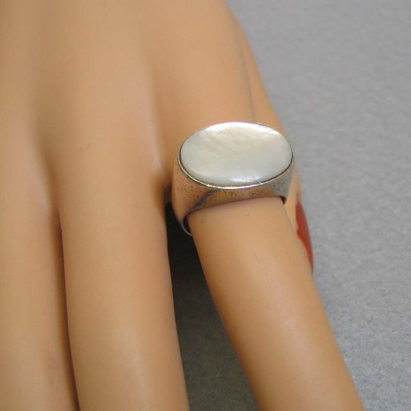 Vintage Signet Style Mother of Pearl Sterling Silver Ring, Size 7.25