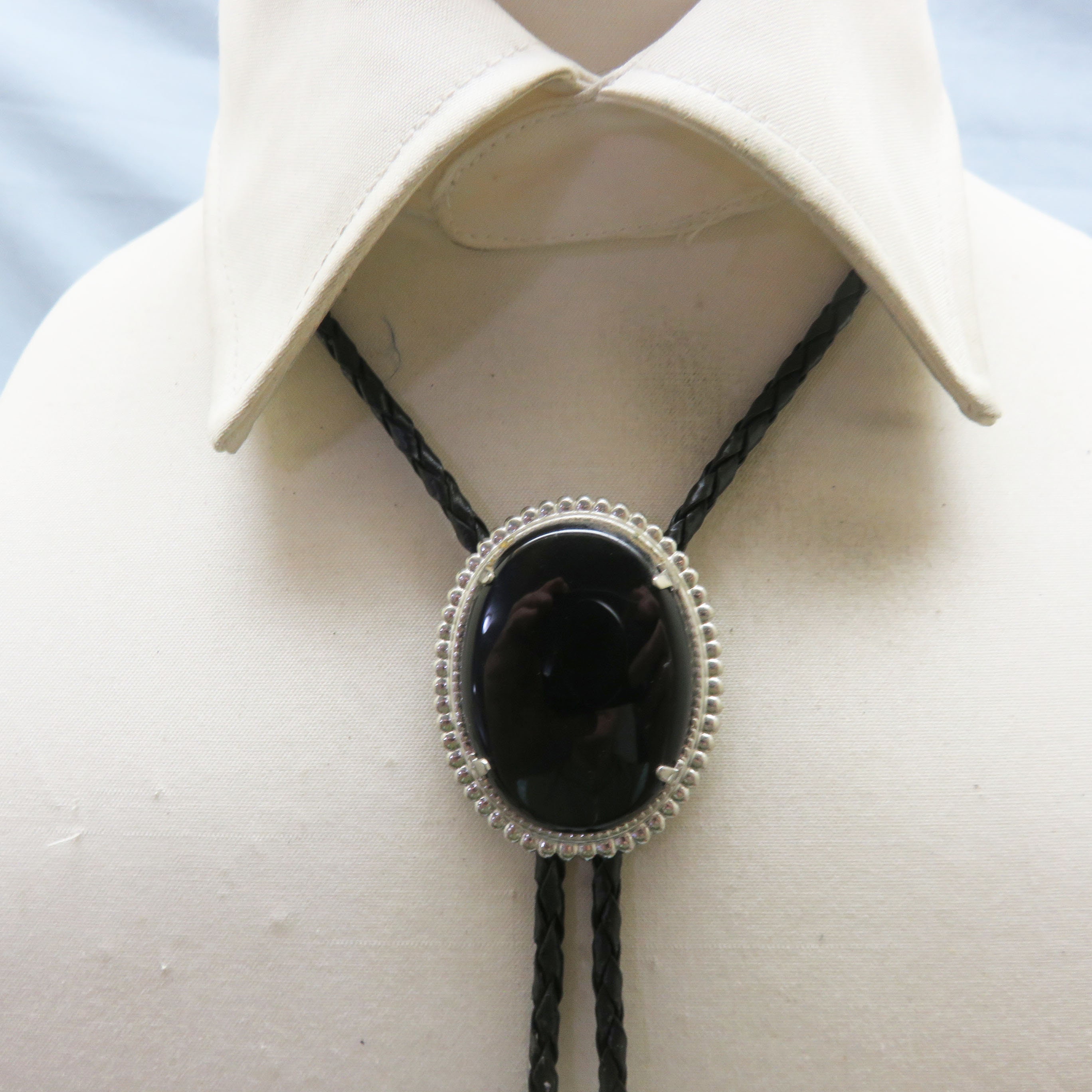 Vintage Black Onyx Bolo Tie - Silvertone Metal Bezel