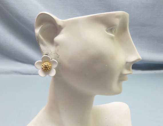 Vintage White Enamel Flower Pierced Earrings, Per… - image 4