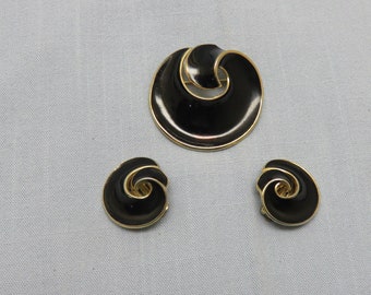 Trifari Black Enamel Pin, Earrings Set, MINT, Goldtone Metal, 1960s Modern