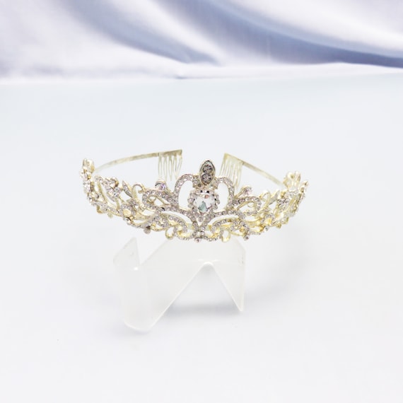 Rhinestone & Silver Tone Princess Tiara Headband Lux Accessories Silver Tone Princess Tiara Pearls Crystal  main image 4