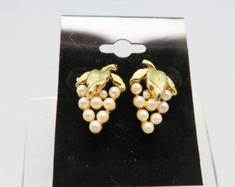 Green Enamel and Faux Pearl Grape Bunch Pierced Earrings, 1980 Fruit Earrings