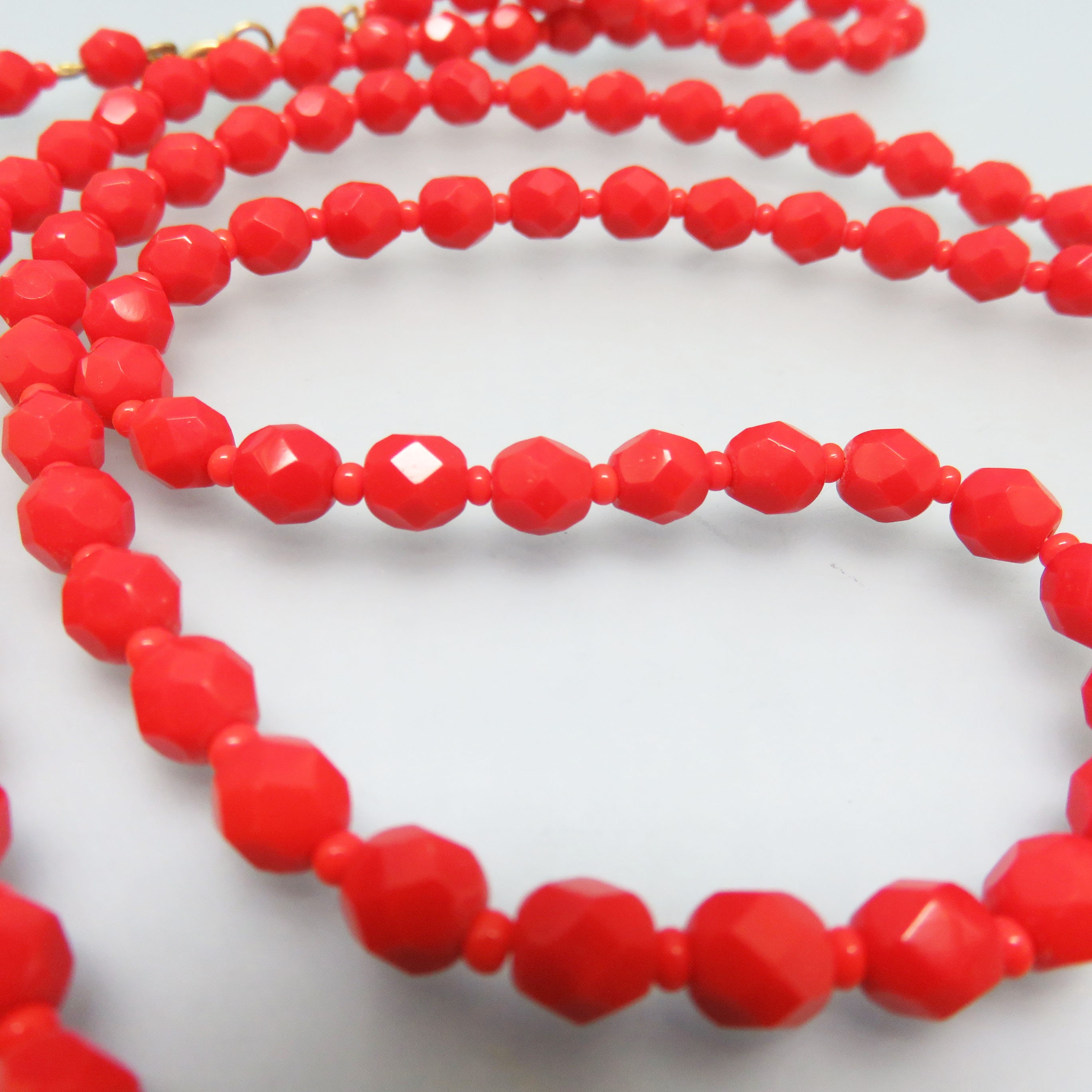 Vintage red glass bead necklace clearance