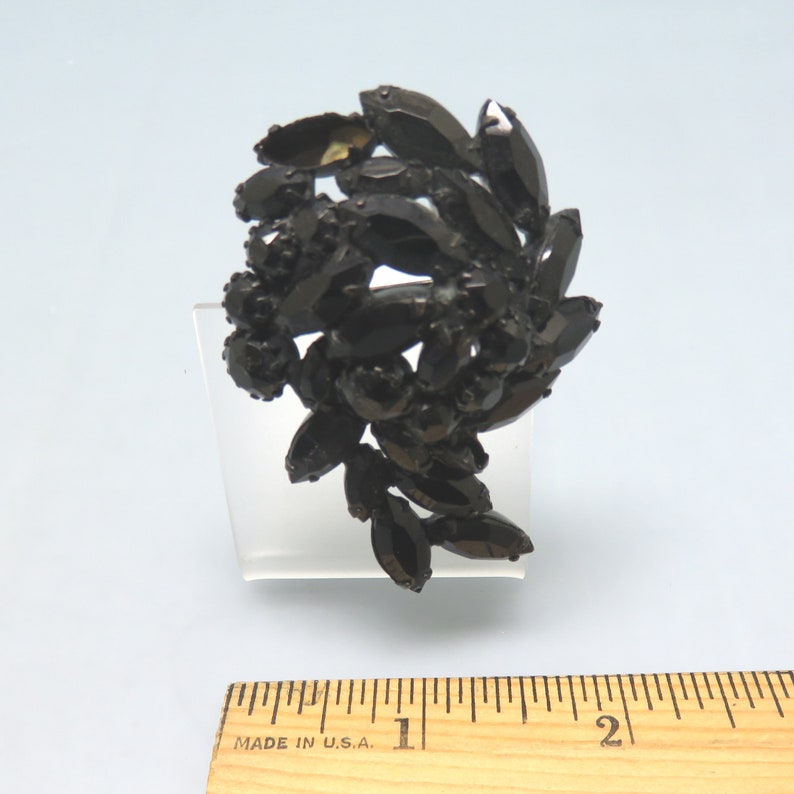 Black Japanned Metal 1960/'s Black Rhinestone Brooch