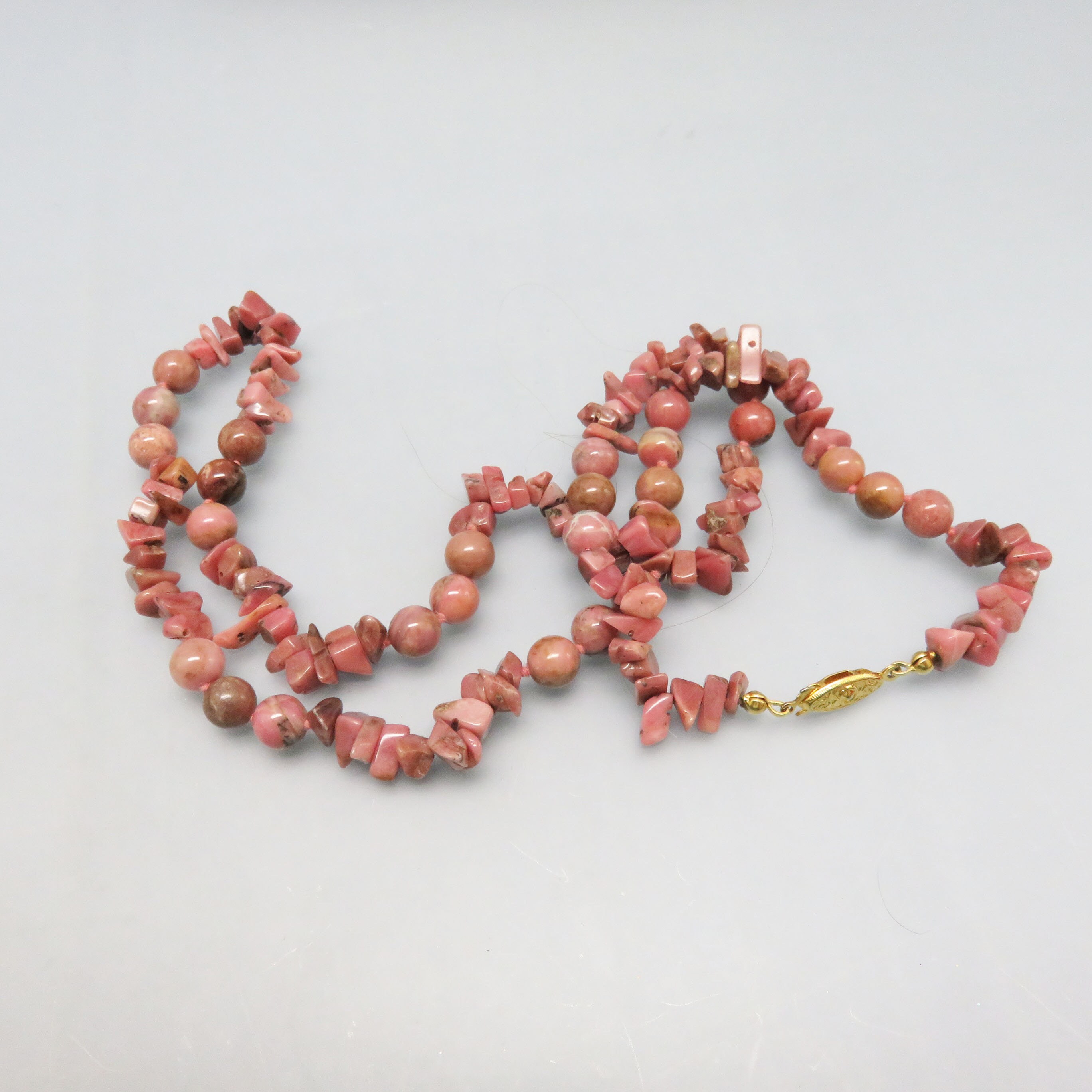 Vintage Southwestern Rhodonite Stone Chunk and Bead Necklace Vintage Southwestern Rhodonite Stone Chunk and Bead Necklace