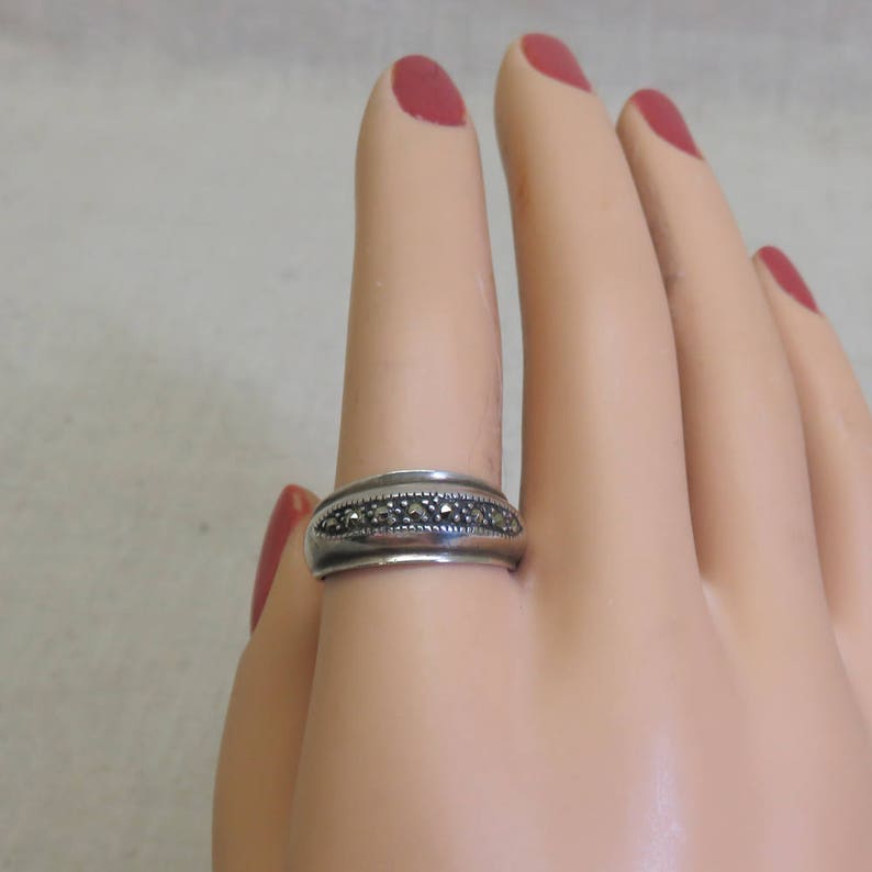 Size 8 Vintage Domed Marcasite Sterling Band Ring