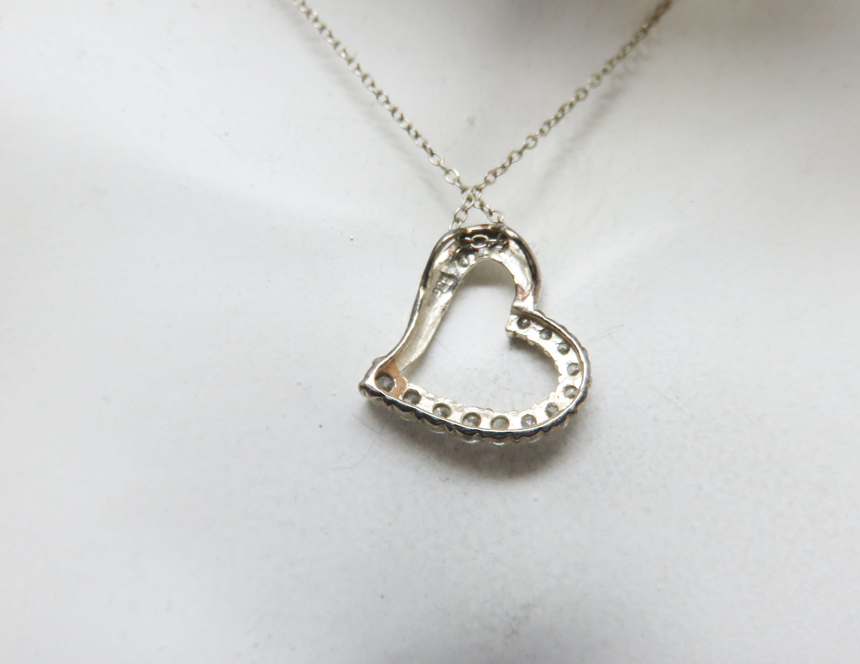 ヴィンテージ スターリングシルバー フローティングハートと