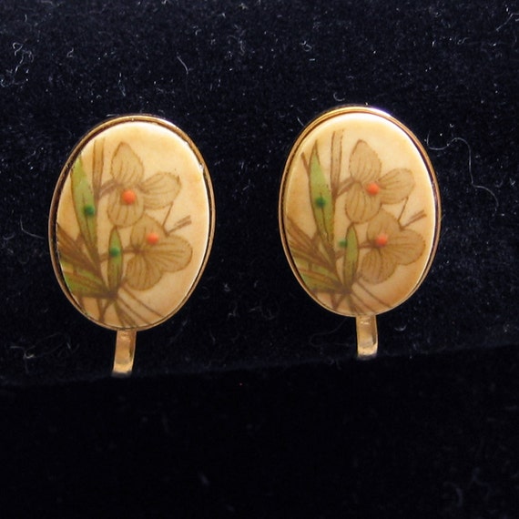 Handpainted Porcelain Clip On Earrings, Petite, V… - image 1