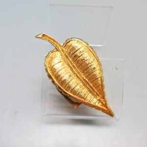 Golden Textured Leaf Scarf Clip, Vintage Scarf Ring