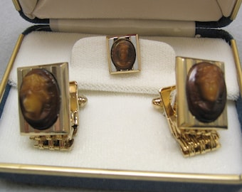 Wraparound Cameo Cufflink Set, Mint in Box, Hickok, Vintage