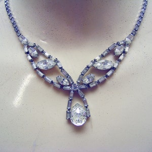 INCREDIBLE 1960s Rhinestone Necklace Earring Set image 4