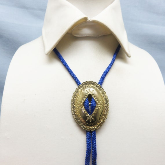Detailed Vintage Goldtone Metal Concho Bolo Tie, … - image 2
