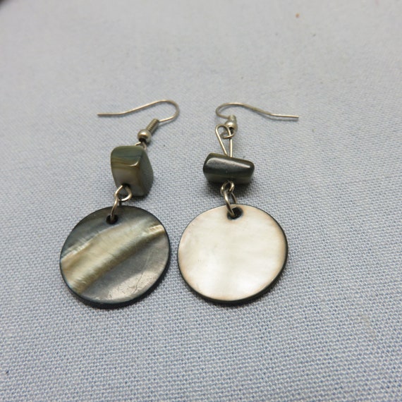 Boucles D'oreilles Vintage Argentées à Perle Nacrée – Fermoir Clous (occasion)