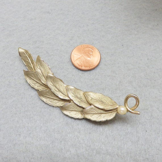 Oscar Charlin Cultured Pearl Long Leaf Brooch - image 2