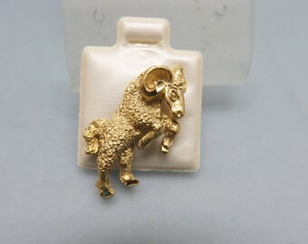 Gold Plated Big Horn Sheep Tack Pin, Diamond Cut Tie Tack, Vintage Golden Lapel or Hat Pin, MINT