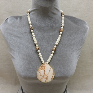 Vintage Shell Pendant Necklace: Brown Beige Beaded Chain, 25 in