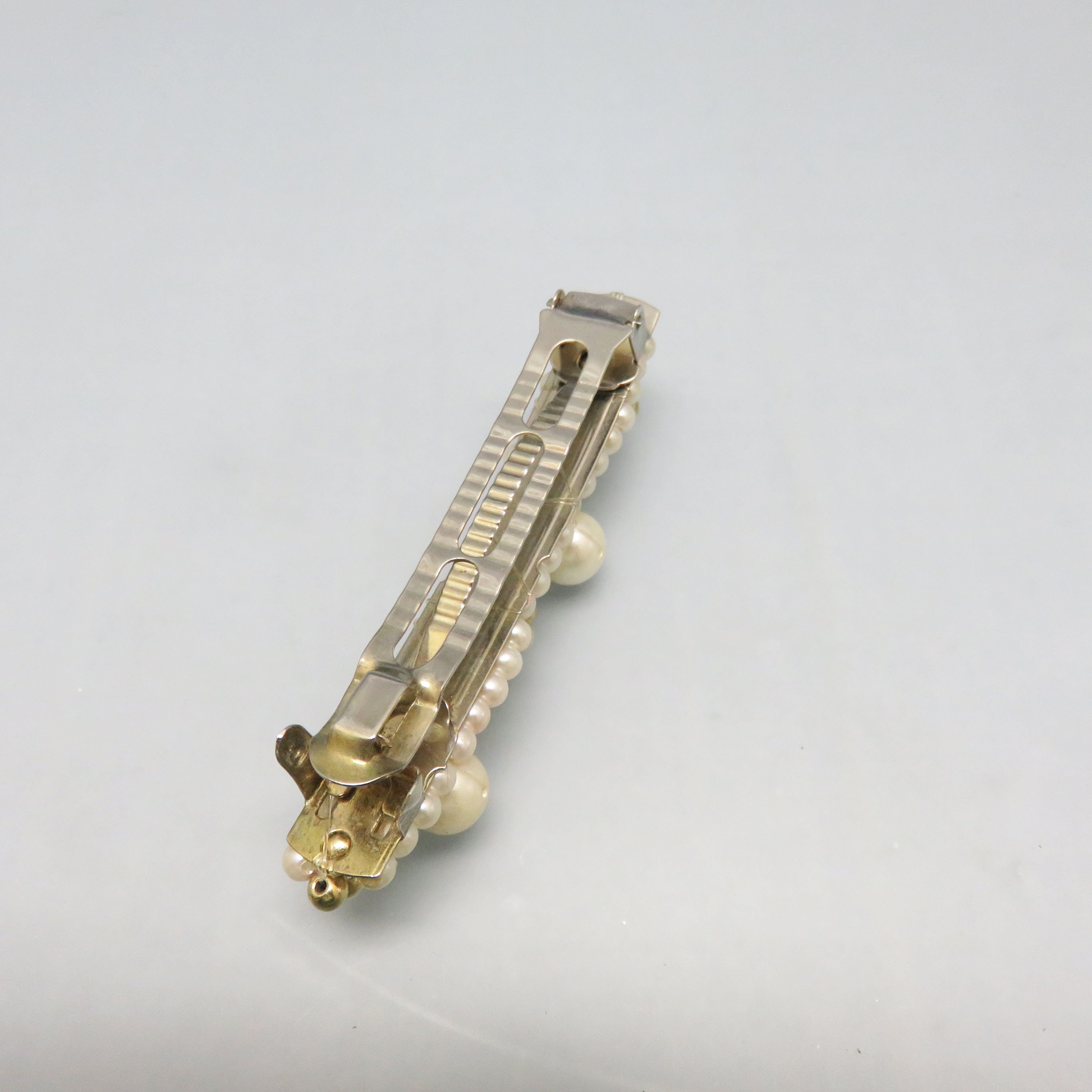 Stunning Bloomingdale’s Barrette Long Gold Tone Faux Pearls France Vintage 1980s Vintage 1980s Faux Pearl and Gold Filigree Hair Barrette - Etsy main image 3