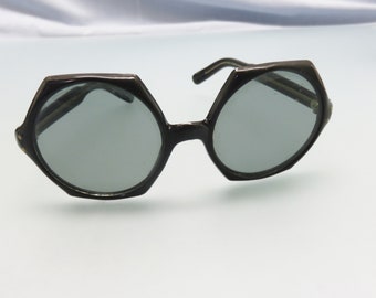 Very Cool Vintage Big Plastic Sunglasses, Black Frames*