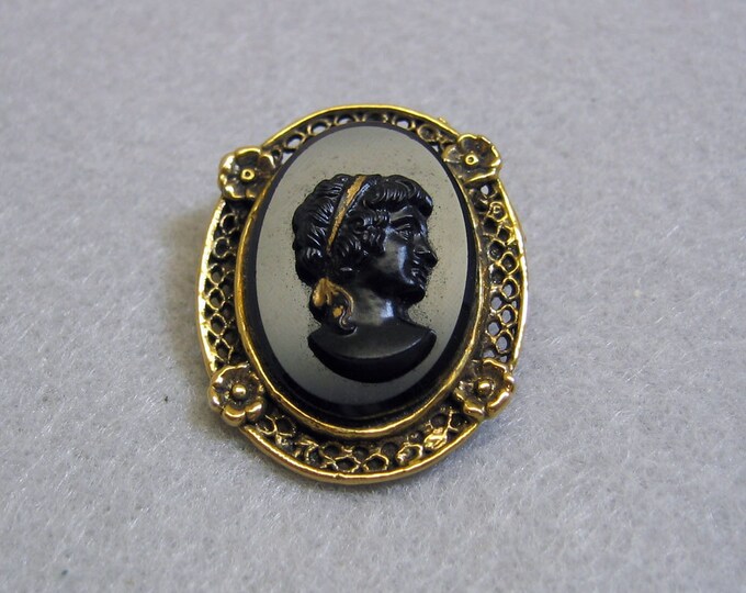 Black Glass Cameo Style Brooch 1960s Vintage Victorian Look - Etsy