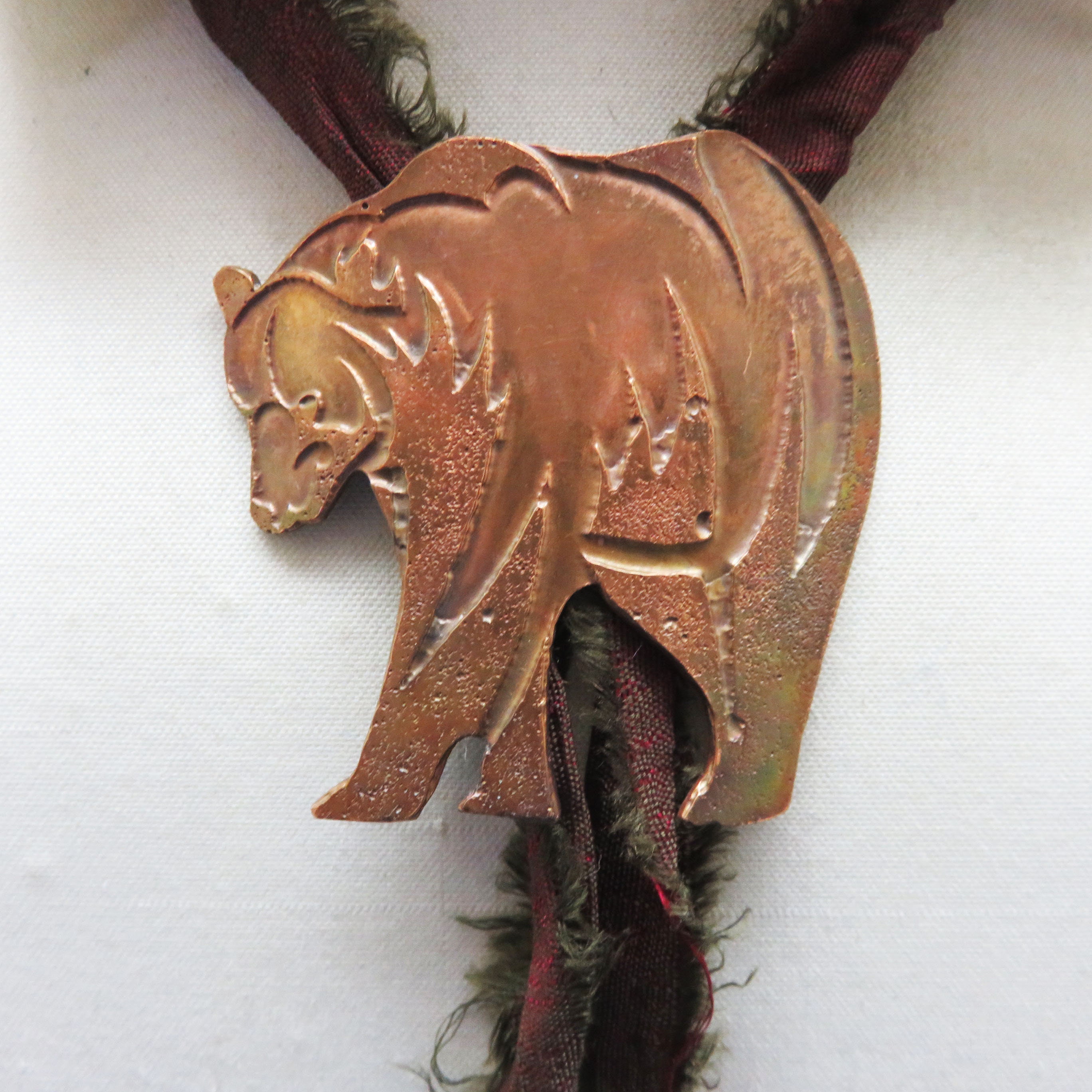 Copper Grizzly Bear Bolo Tie Hand Made in Montana Sari Silk -  Portugal