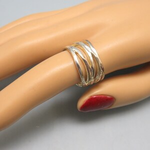 Vintage Premier Designs Silver Plated Band Ring - Size 7.5