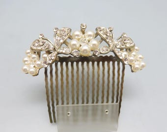 Vintage Pearl Rhinestone Hair Comb: Bridal Butterfly Flower Design