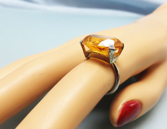 Gorgeous Vintage Golden Topaz Glass Ring, Oval Cu… - image 6