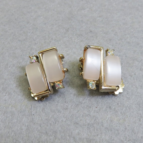 1960s Creamy White Rhinestone Lucite Clip Earrings - image 1