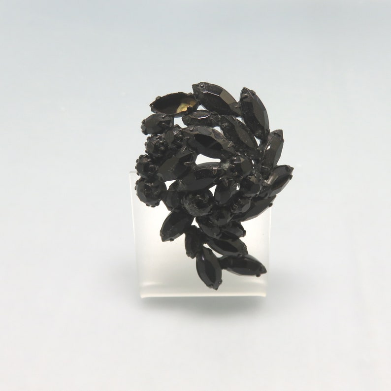 Black Japanned Metal 1960/'s Black Rhinestone Brooch