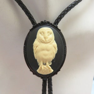 Vintage Barn Owl Cameo Bolo Tie: Gothic Western Jewelry