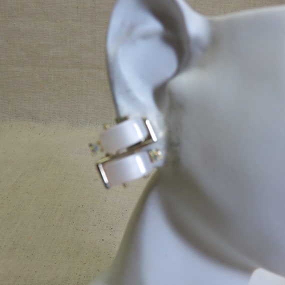 1960s Creamy White Rhinestone Lucite Clip Earrings - image 4