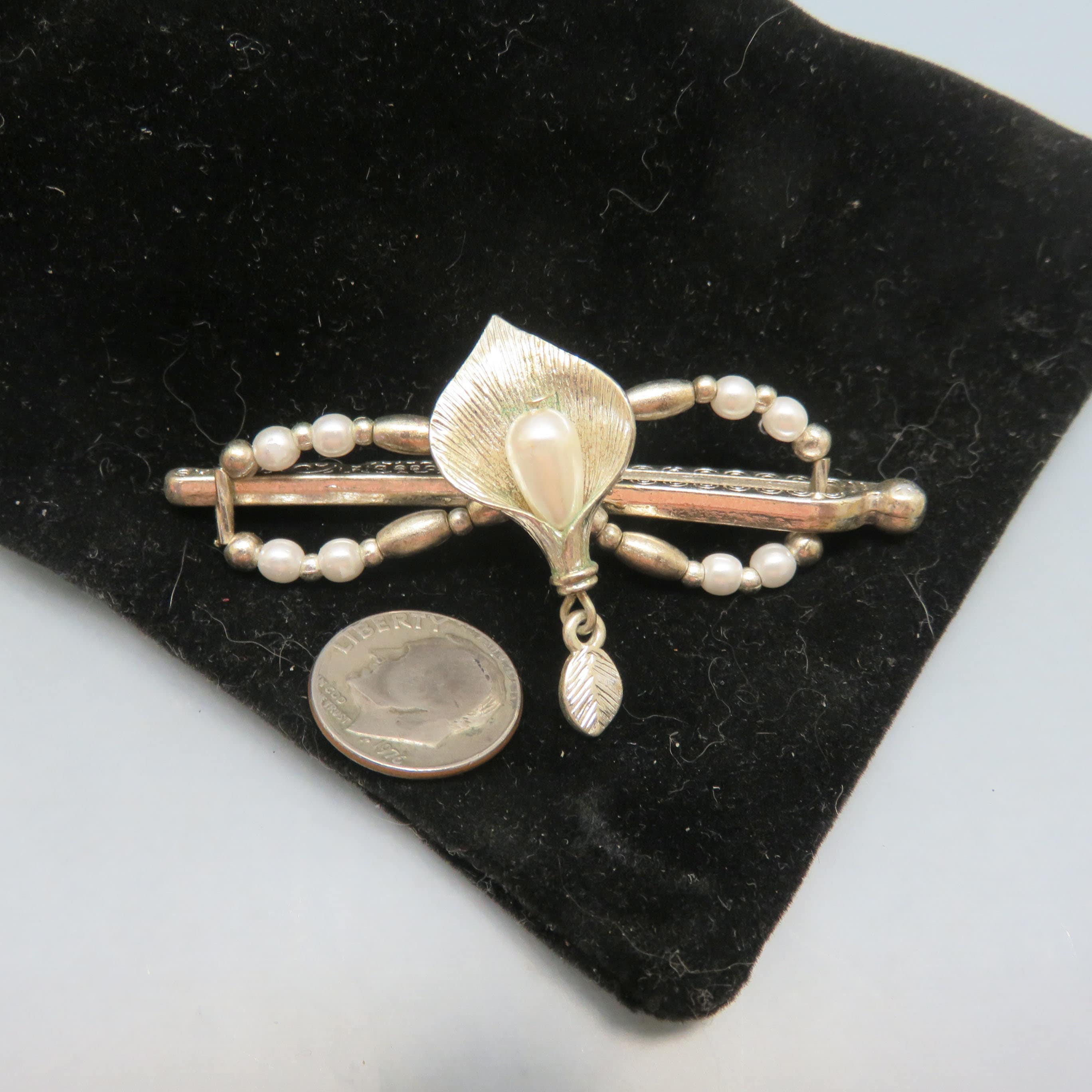 Vintage Calla Lily Barrette: Silvertone Faux Pearl Hair Clip  display picture 2