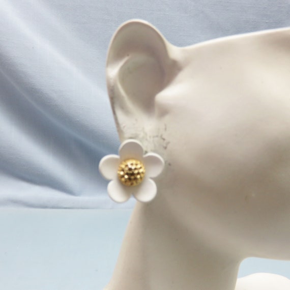 Vintage White Enamel Flower Pierced Earrings, Per… - image 6