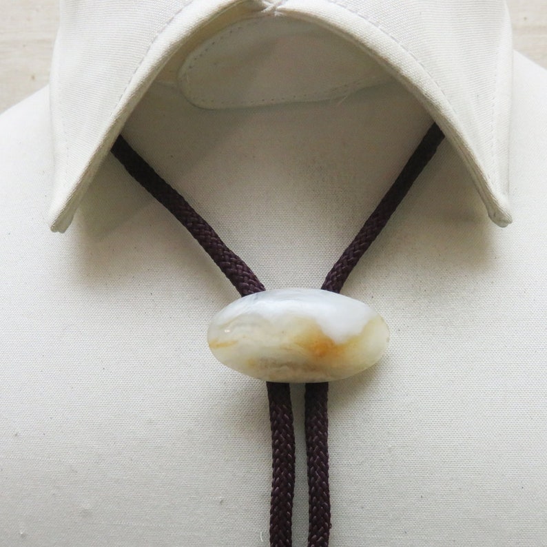 Vintage Cream and White Clambroth Colored Agate Bolo Tie Oval Agate Bolo Tie