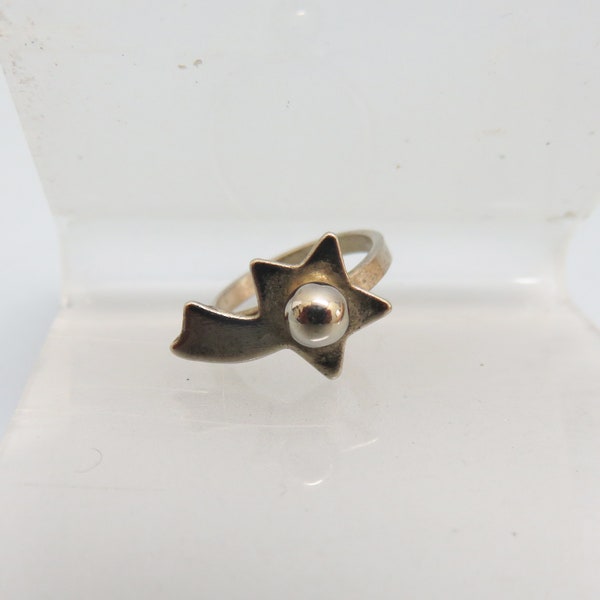 Teeny Tiny Shooting Star Ring, Size 0, Midi Ring