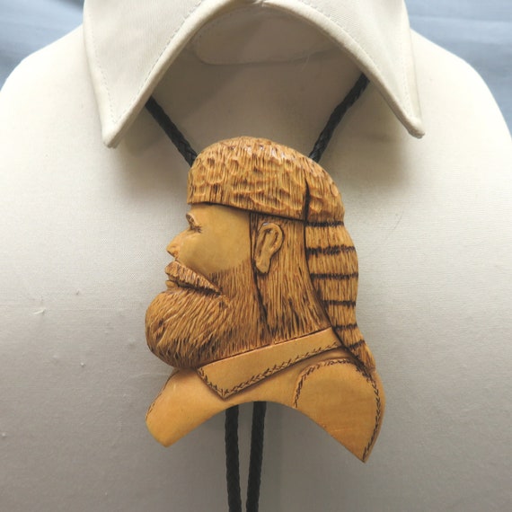 Vintage Hand Carved Daniel Boone  Bolo Tie, Ralph… - image 1
