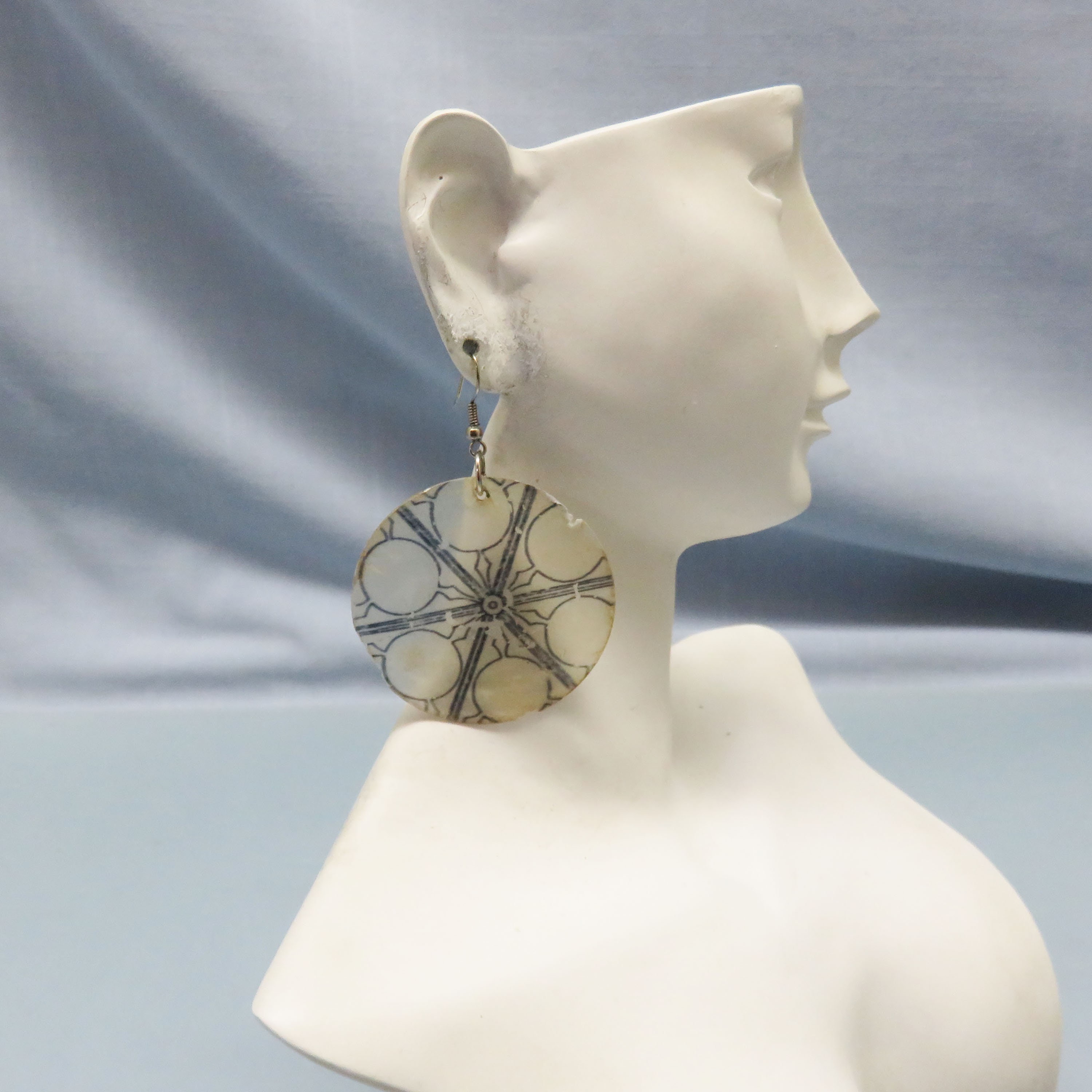 Vintage 1970s Capiz Shell Pierced Earrings, Printed Discs - Etsy