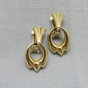 1980&#39;s Nicely Sized Goldtone Metal Door Knocker Clip On Earrings