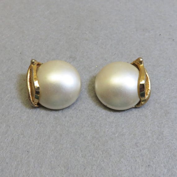 Ladies White Button Pearl Clip On Earrings, 1960 … - image 1