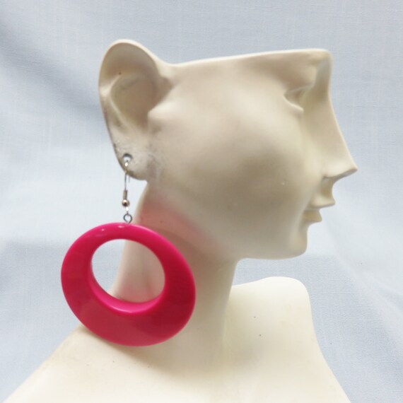 Raspberry Pink Plastic Hoop Earrings, Pierced Hoo… - image 3