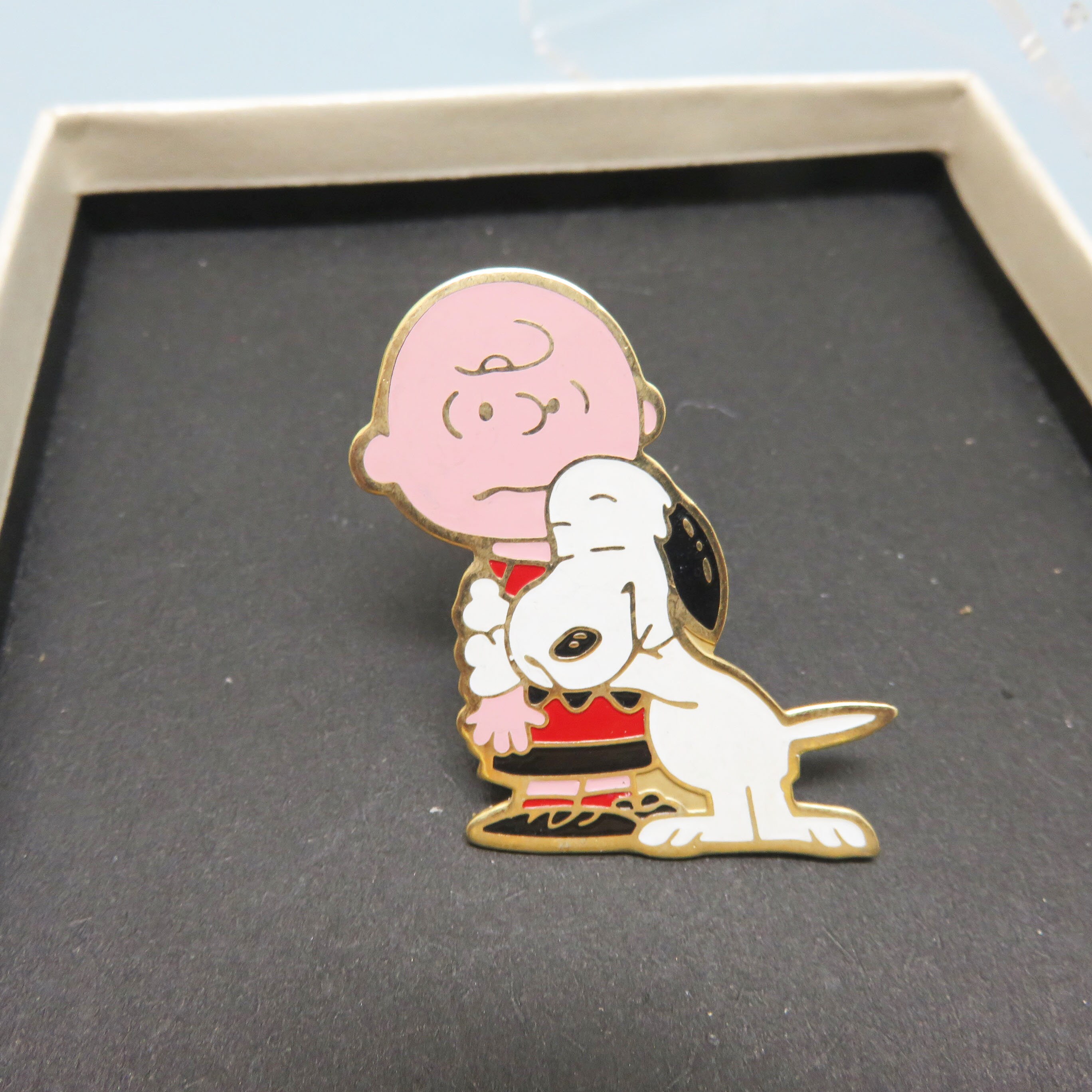 Snoopy brooch online