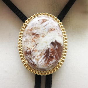 Vintage Brown & White Onyx Bolo Tie: Goldtone Bezel