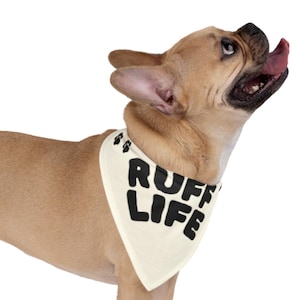 Es ist ein raues Leben – Haustier-Bandana | Hunde-Bandana mit Pfotenabdruck
