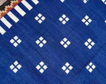 Tapis en laine bleu tissé à la main : plaid Bauhaus, design minimaliste moderne scandinave